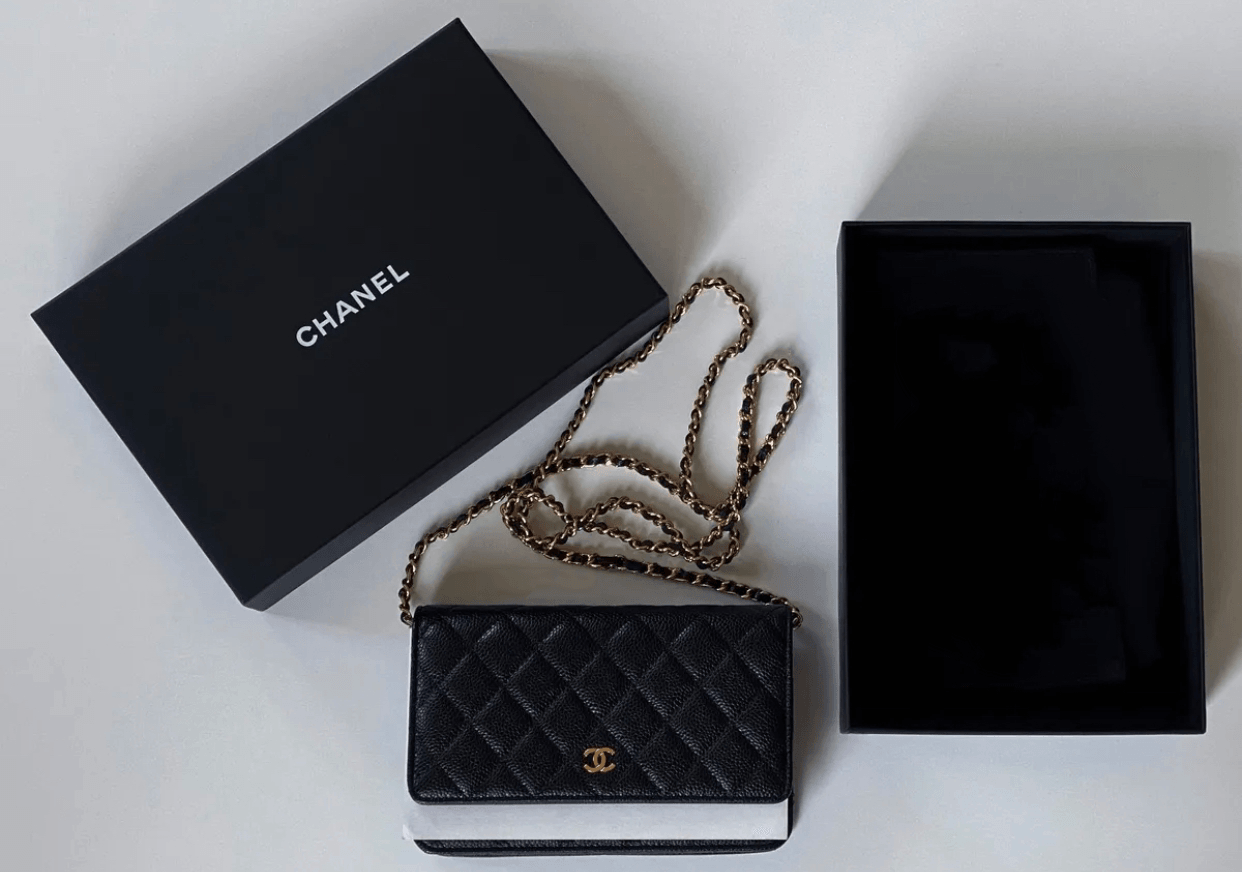 Wallet On Chain Quilted Caviar WOC - RELAVISH